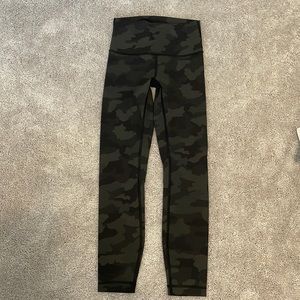 Lululemon Wunder Under high rise 25 inch tight in camo dark olive